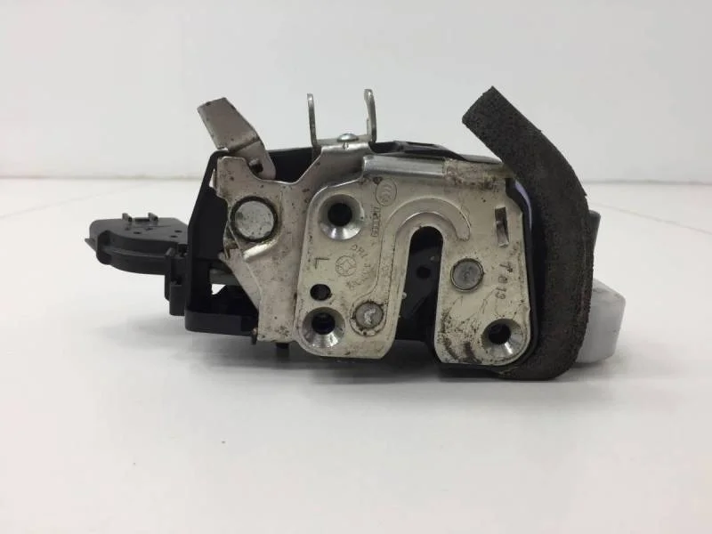 Замок двери задней левой Nissan X-Trail (T31) 2007-2014