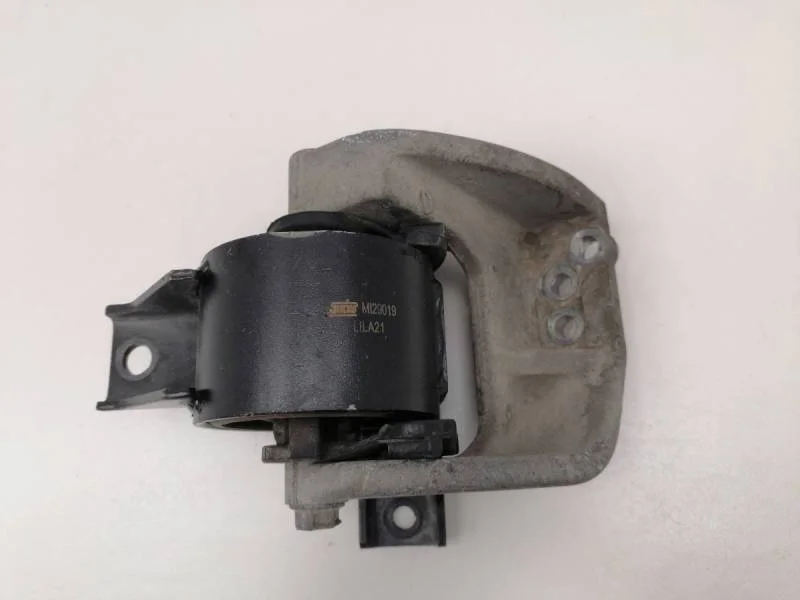 Опора двигателя правая Suzuki SX4 2006-2013