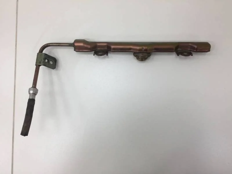 Рейка топливная (рампа) Toyota Corolla E120 2001-2007