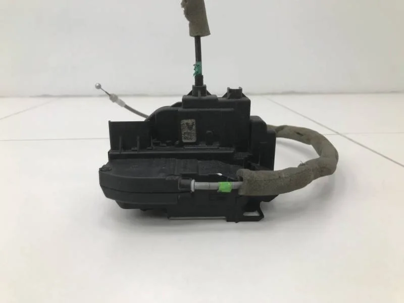 Замок двери задней левой Nissan Qashqai (J10) 2006-2013