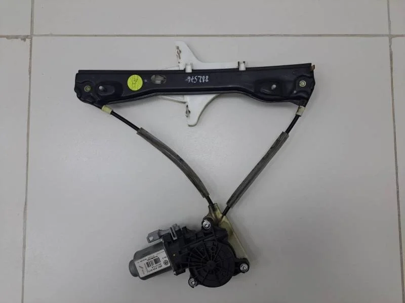 Стеклоподъемник электр. задний правый Volkswagen Polo (Sed RUS) 2011>