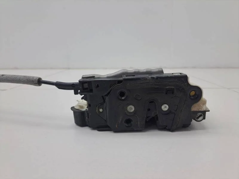 Замок двери задней левой Volkswagen Polo (Sed RUS) 2011>