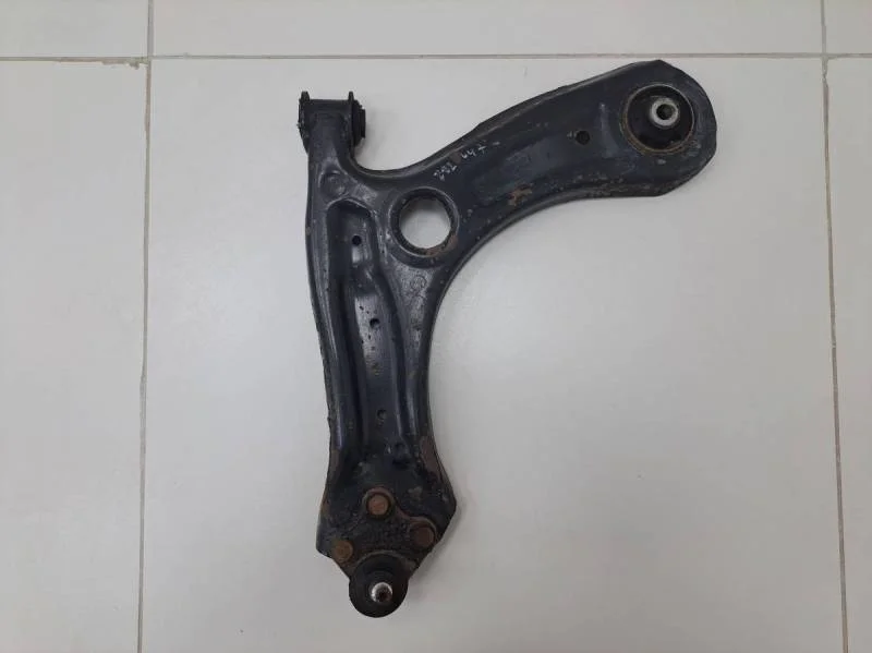 Рычаг передний левый Volkswagen Polo (Sed RUS) 2011>