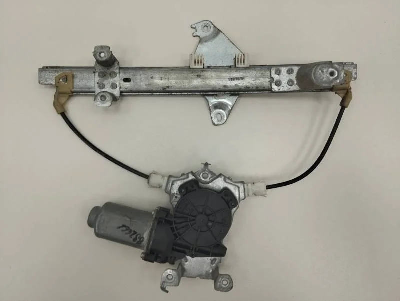 Стеклоподъемник электр. задний правый Nissan Qashqai (J10) 2006-2013