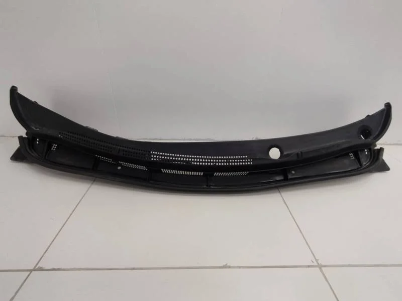 Решетка стеклооч. (планка под лобовое стекло, жабо) Hyundai Solaris 2010-2017