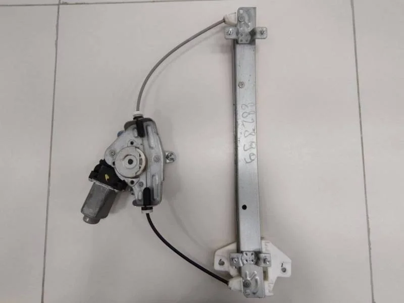 Стеклоподъемник электр. задний левый Hyundai Solaris 2010-2017