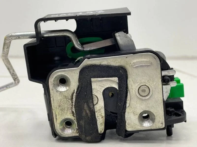 Замок двери задней правой Hyundai Solaris 2010-2017