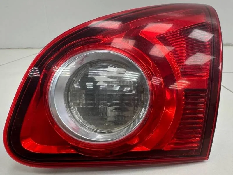 Фонарь задний внутренний правый Nissan Qashqai (J10) 2006-2013