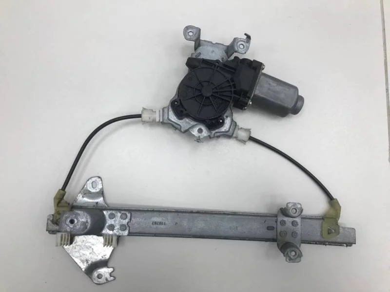 Стеклоподъемник электр. задний правый Nissan Qashqai (J10) 2006-2013