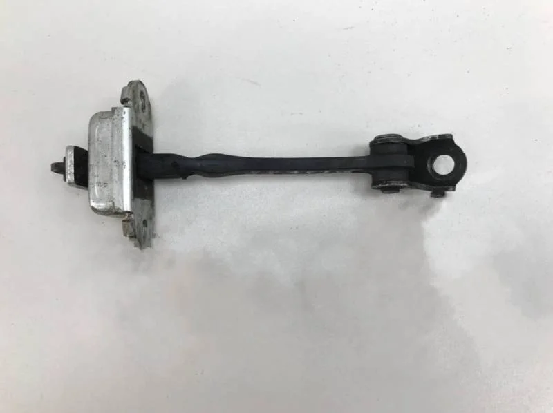 Ограничитель двери Nissan Qashqai (J10) 2006-2013