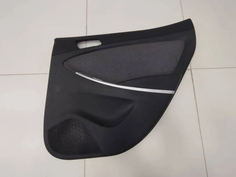 Обшивка двери задней правой Hyundai Solaris 2010-2017