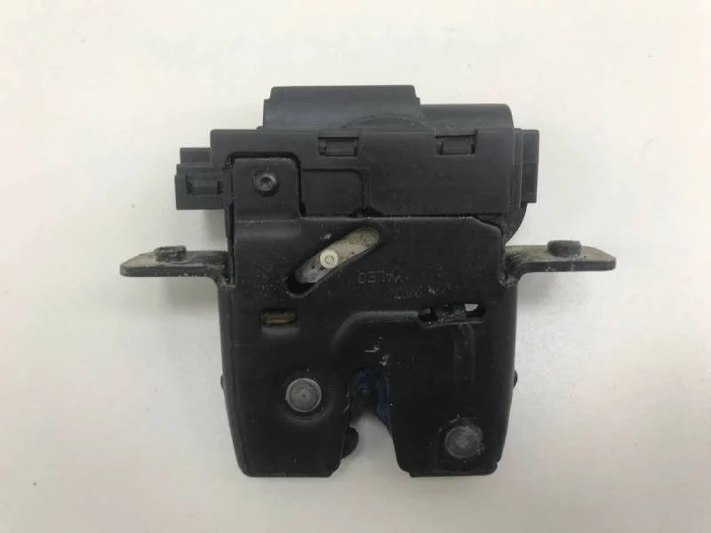 Замок багажника Nissan Qashqai (J10) 2006-2013