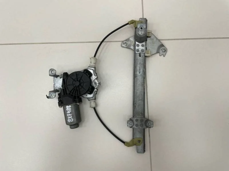 Стеклоподъемник электр. задний левый Nissan Qashqai (J10) 2006-2013