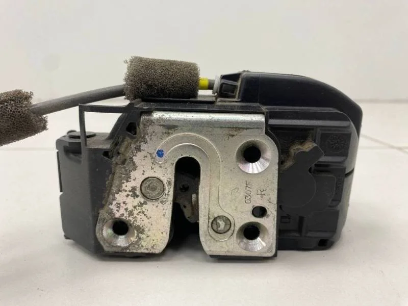 Замок двери передней правой Nissan Qashqai (J10) 2006-2013