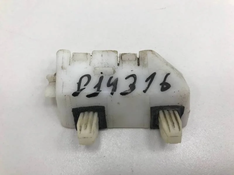 Кронштейн заднего бампера левый Nissan Qashqai (J10) 2006-2013