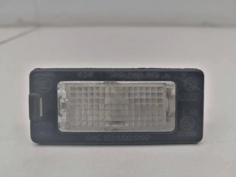 Фонарь подсветки номера Volkswagen Polo (Sed RUS) 2011>