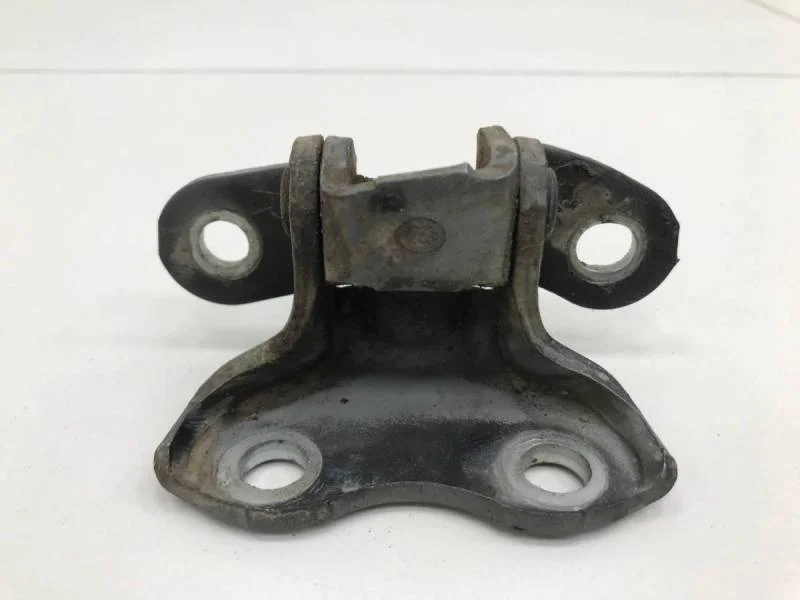 Петля двери передней правой нижняя Toyota Corolla E150 2006-2013