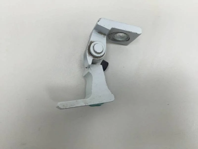 Петля двери Volkswagen Polo (Sed RUS) 2011>