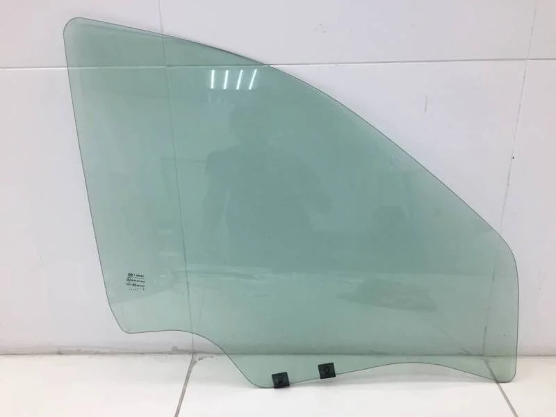 Стекло двери передней правой Lada Largus 2012>