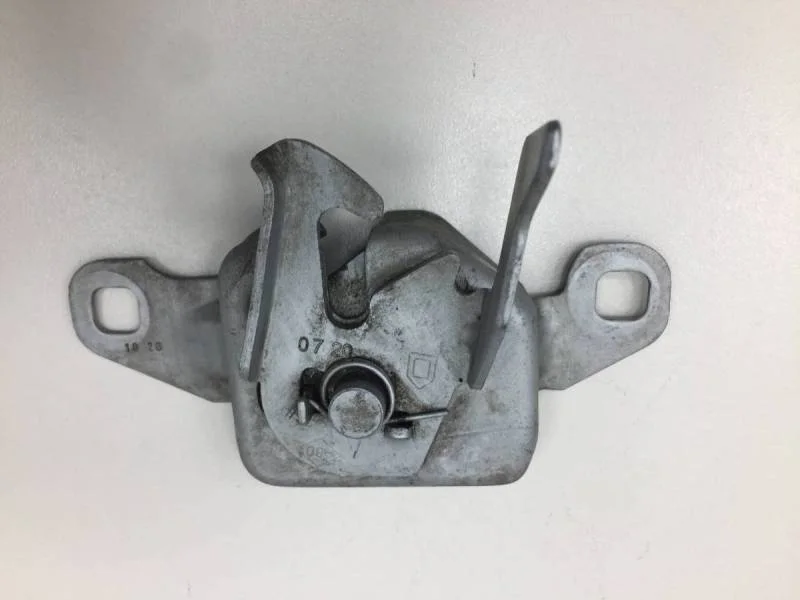 Замок капота Lada Largus 2012>