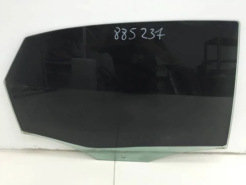 Стекло двери задней правой Volkswagen Polo (Sed RUS) 2011>