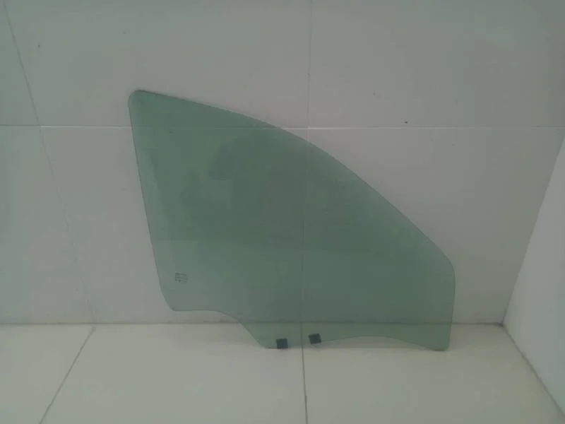 Стекло двери передней правой Lada Largus 2012>