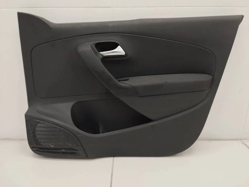 Обшивка двери передней правой Volkswagen Polo (Sed RUS) 2011>