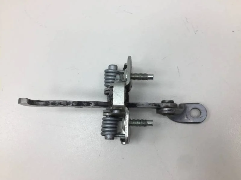 Ограничитель двери Lada Largus 2012>