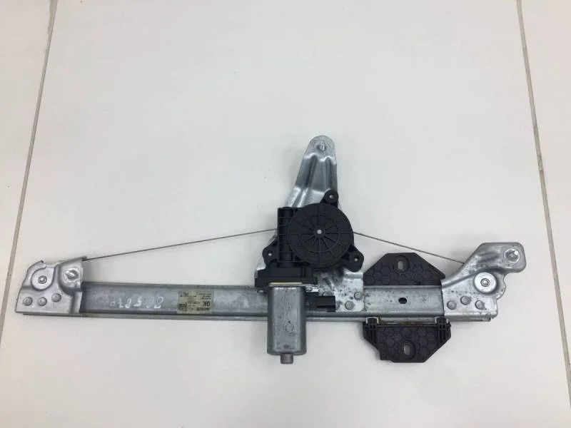 Стеклоподъемник электр. задний левый Renault Sandero 2014>