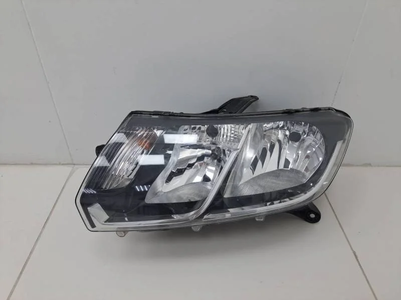 Фара левая Renault Sandero 2014>