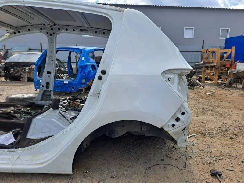 Крыло заднее левое Renault Sandero 2014>