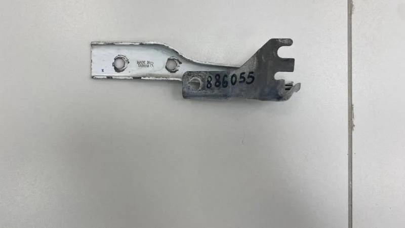 Петля капота правая Volkswagen Polo (Sed RUS) 2011>