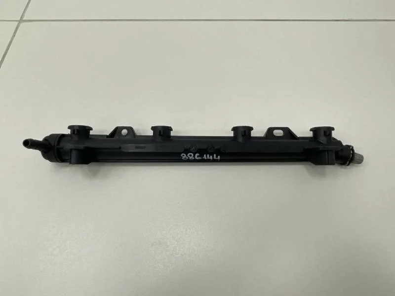 Рейка топливная (рампа) Volkswagen Polo (Sed RUS) 2011>