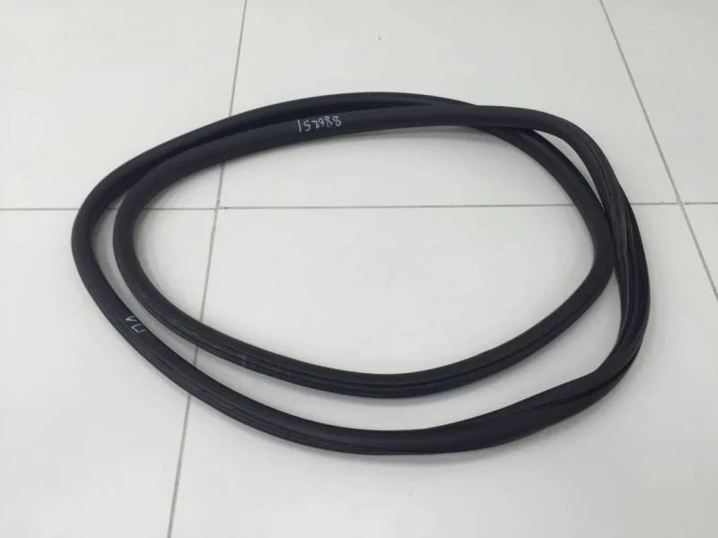 Уплотнитель проема двери передней левой Citroen C4 2011>