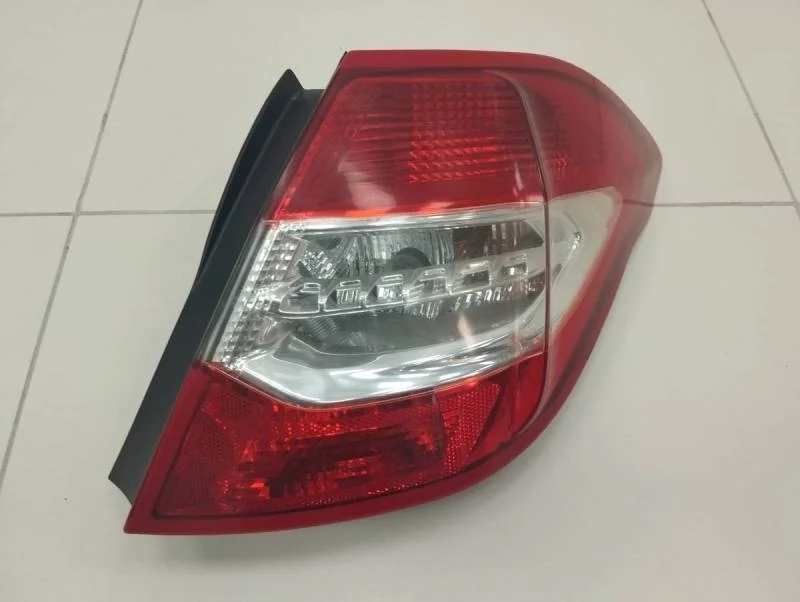 Фонарь задний наружный правый Citroen C4 2011>