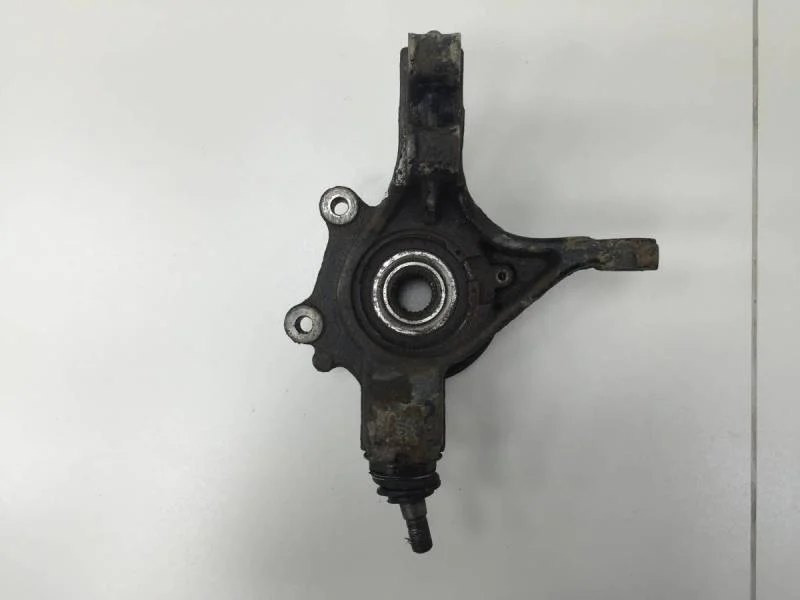 Кулак поворотный передний правый Citroen C4 2011>