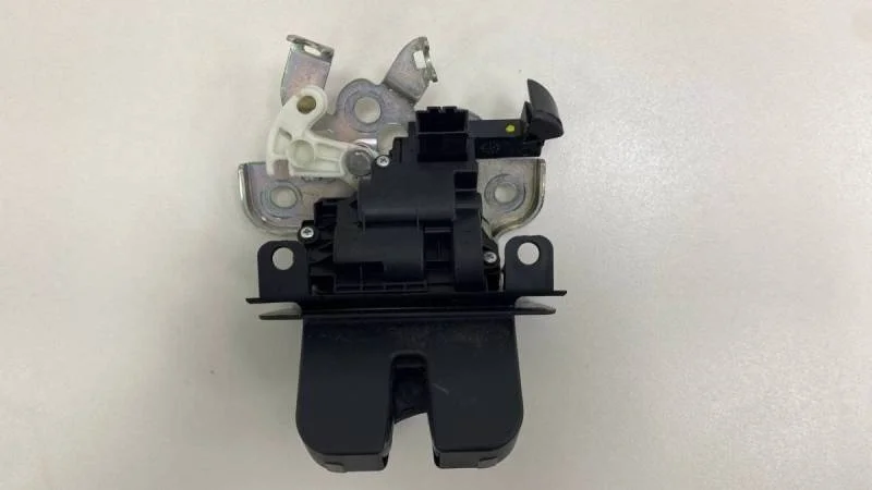 Замок багажника Skoda Rapid 2012-2020