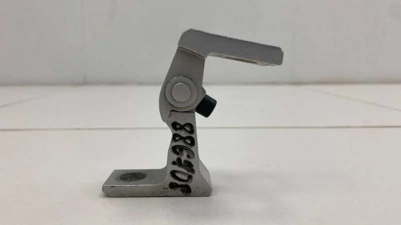 Петля двери Skoda Rapid 2012-2020