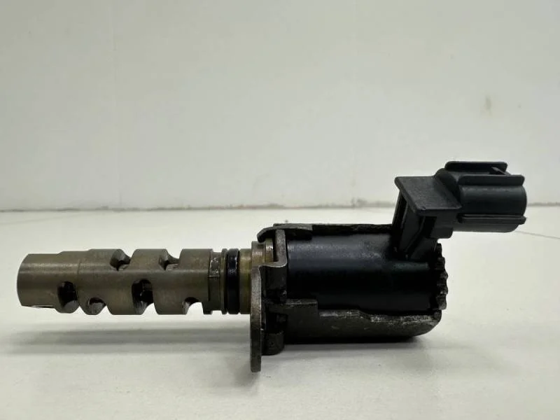 Клапан электромагн. изменения фаз ГРМ Toyota Corolla E120 2001-2007