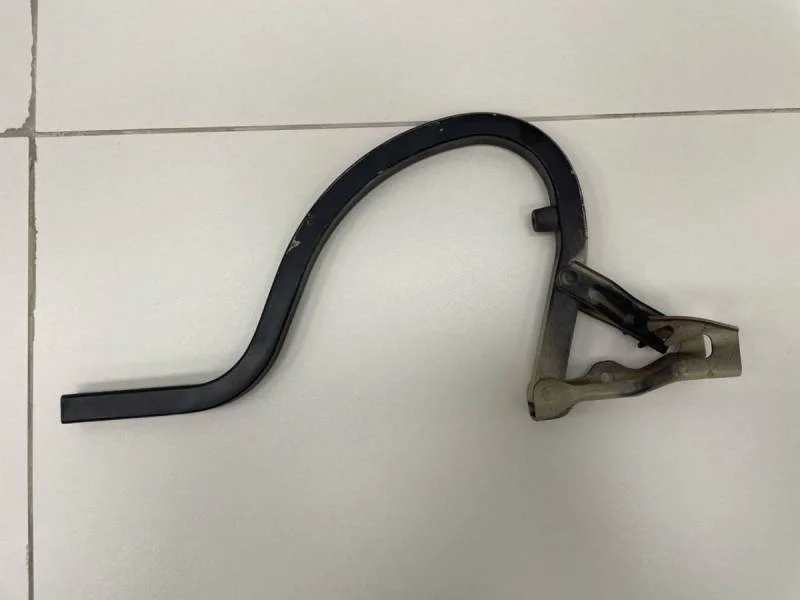 Петля крышки багажника Chevrolet Lacetti (J200) 2003-2013