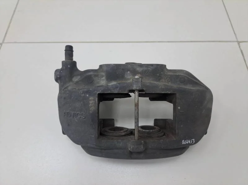 Суппорт передний левый Lexus GS 350/300H 2012>