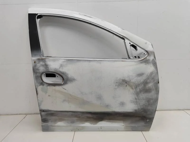 Дверь передняя правая Renault Sandero 2014>