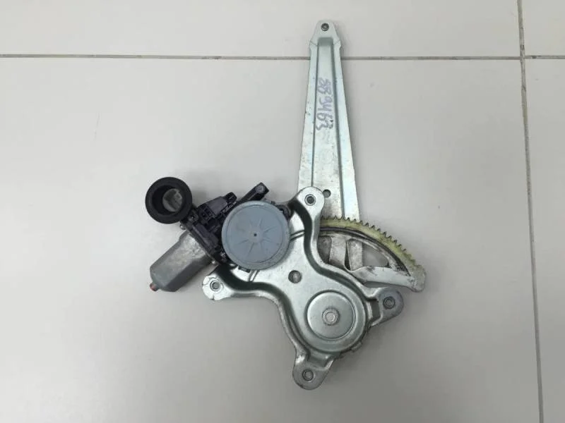 Стеклоподъемник электр. задний правый Toyota Camry (V40) 2006-2011