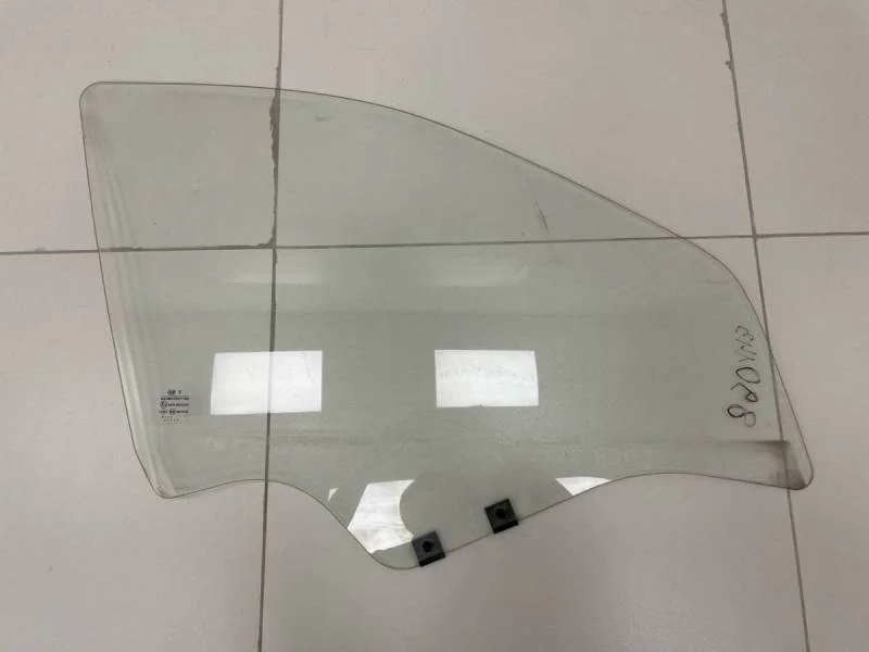 Стекло двери передней правой Lada Largus 2012>