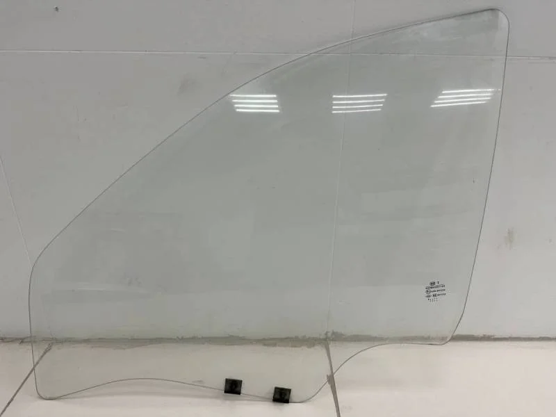 Стекло двери передней левой Lada Largus 2012>