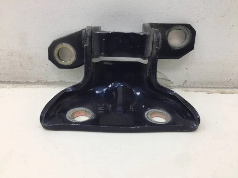 Петля двери задней левой верхняя Hyundai Elantra (XD) 2000-2005