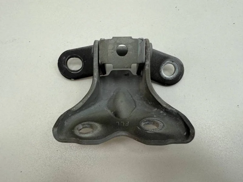 Петля двери передней левой нижняя Kia Rio 3 (UB) 2011-2017