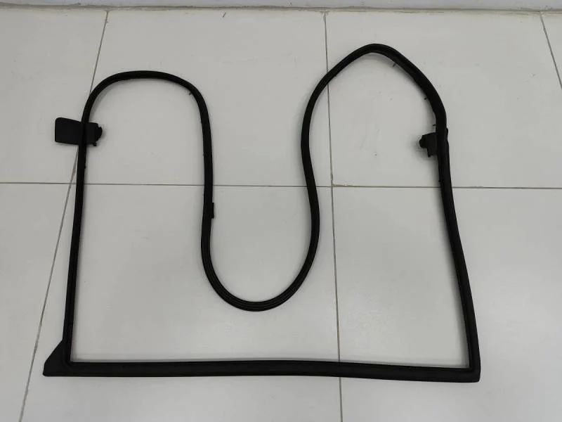 Уплотнитель двери Toyota Land Cruiser (J200) 2007-2015