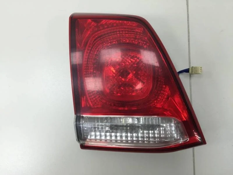 Фонарь задний внутренний левый Toyota Land Cruiser (J200) 2007-2015