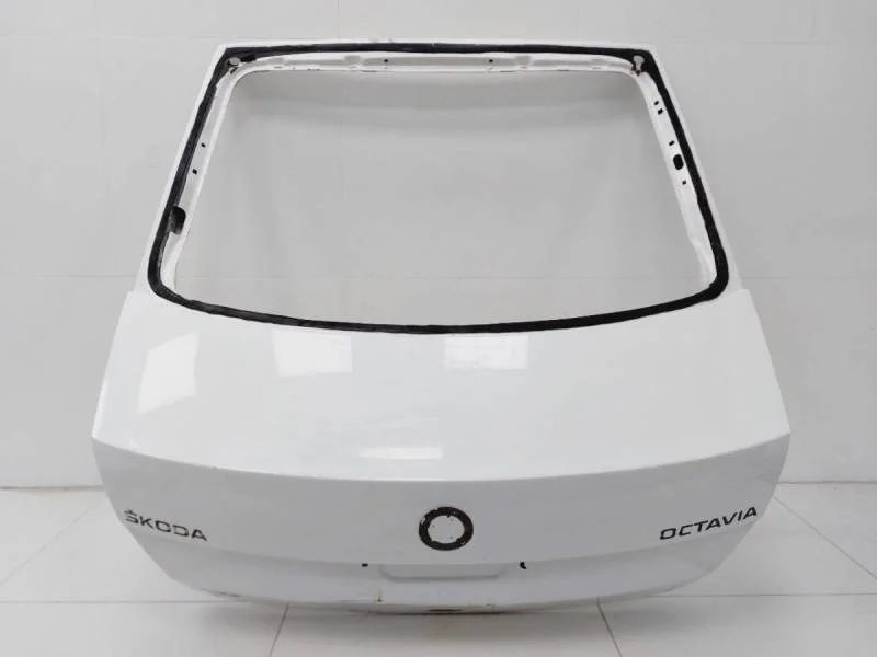 Дверь багажника Skoda Octavia (A7) 2013>